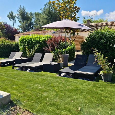 Апартаменты Mas Gabelys Superbe Vue Sainte Victoire Jardin Terrasse Et Piscine Тре Экстерьер фото